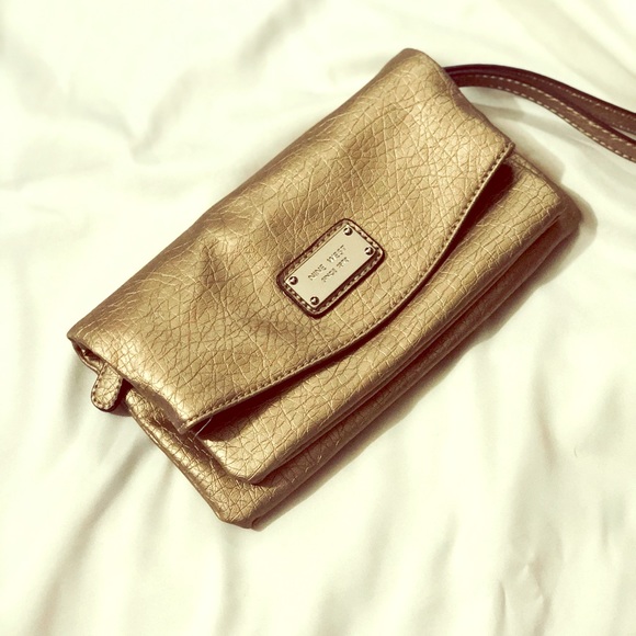 Nine West Handbags - Nine West Gold Small Bag/Clutch. Tons of pockets!